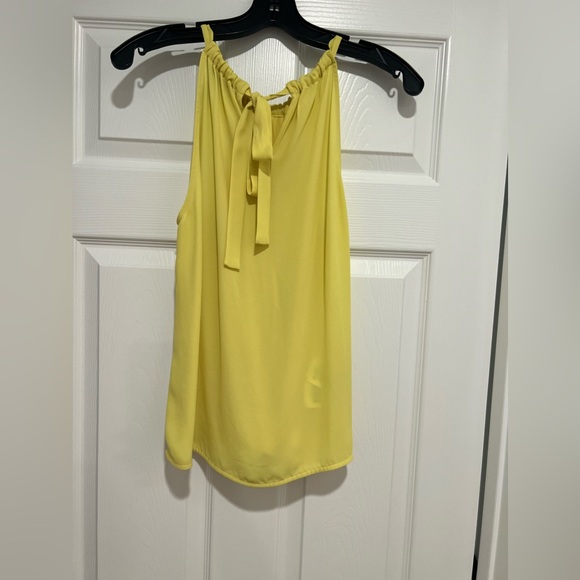 NEW BCBG MAX AZRIA CANARY CRISTINE WRAP-FRONT HALTER - Size: Xsmall - Picture 5 of 7